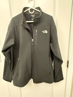 The North Face Men’s Apex Bionic Black Softshell Jacket.